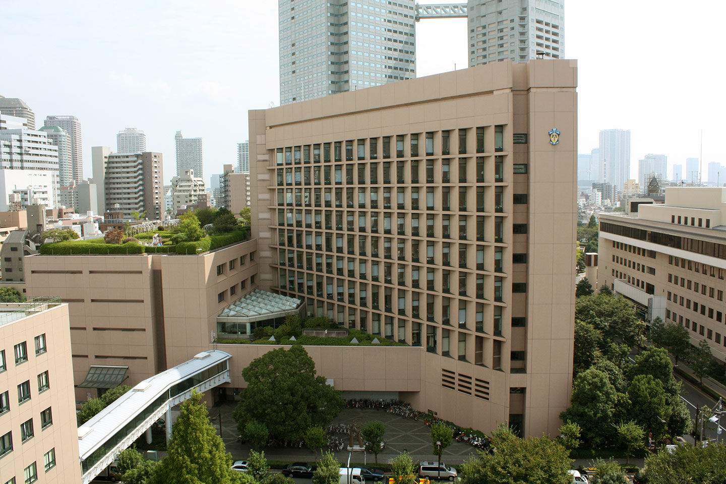 聖 路 加 病院