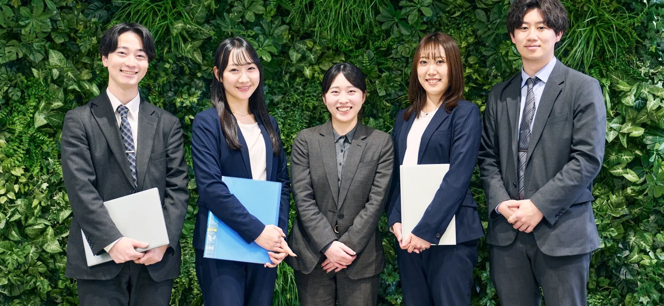 4人の社員